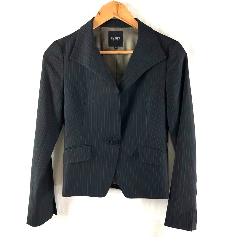 インディヴィ INDIVI ジャケット ストライブ 一つボタン サイドポケット 裏地付き 黒 38サイズ 951131拍卖