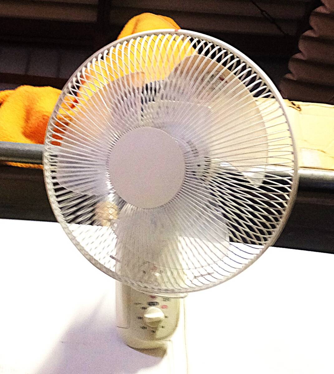 ★ こ-754 壁掛け 扇風機 作動OK ユアサ YTW-372V 中古 02年製 箱なし 大きさ/約 高さ48cm 幅37cm 奥30cm 重さ3kg 拍卖