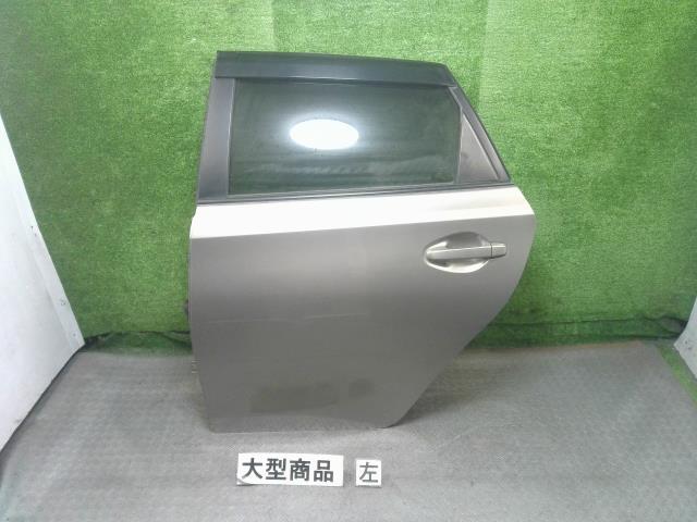 トヨタ(TOYOTA)※同梱不可※オーリス NZE181H 左リアドア 左後ろドア カラー 4V8 品番 67004-12B20拍卖