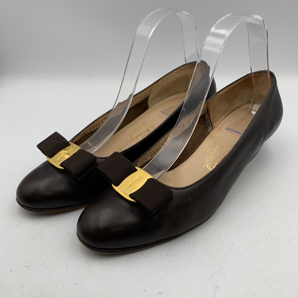 P268 Salvatore Ferragamo フェラガモ ヴァラリボン パンプス US7C 約 24cm ブラウン レザー イタリア製拍卖