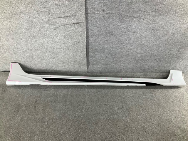 A2181-ウ上 プリウス ZVW50 モデリスタ サイドステップ 右 パール系 ☆拍卖