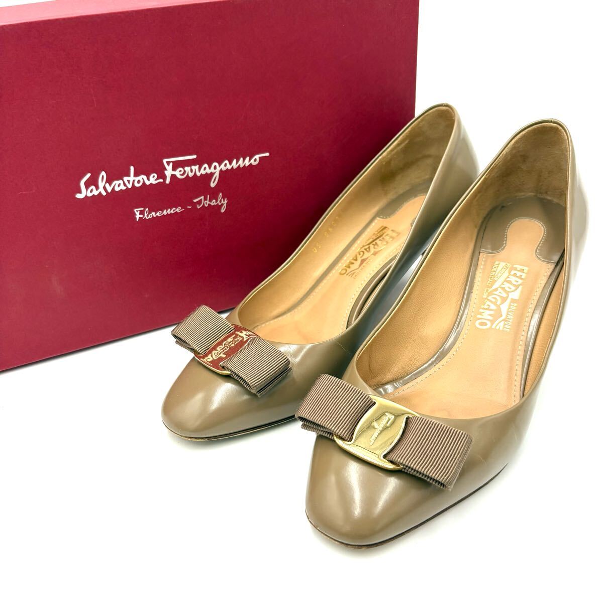 ■ 箱付き イタリア製 ラグジュアリーシューズ Salvatore Ferragamo サルヴァトーレフェラガモ 本革 ヴァラリボン ヒール パンプス 6D 23cm拍卖
