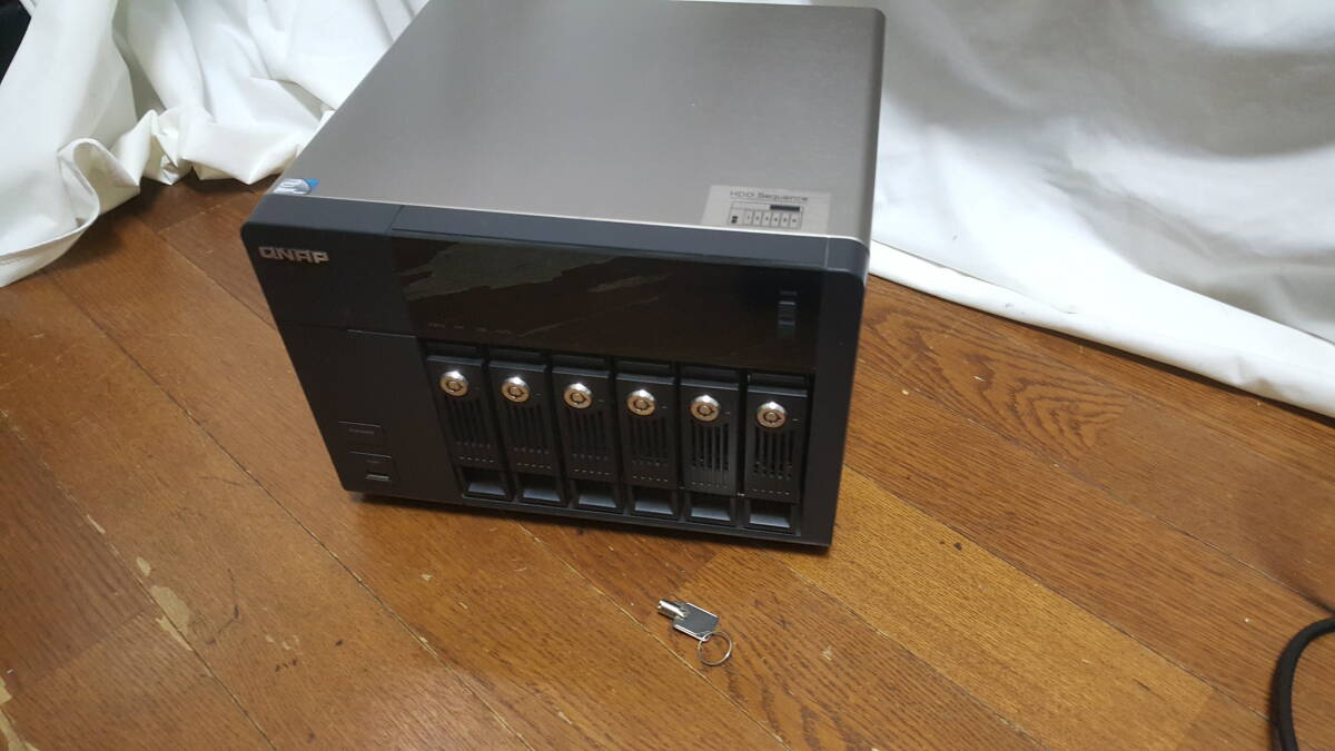 【PC周辺機器】 NetShelter 630 660 QNAP TS-659 Pro Ⅱ NAS 6ベイ ネットワークストレージ 本体のみ (HDDなし) 通電確認済み拍卖