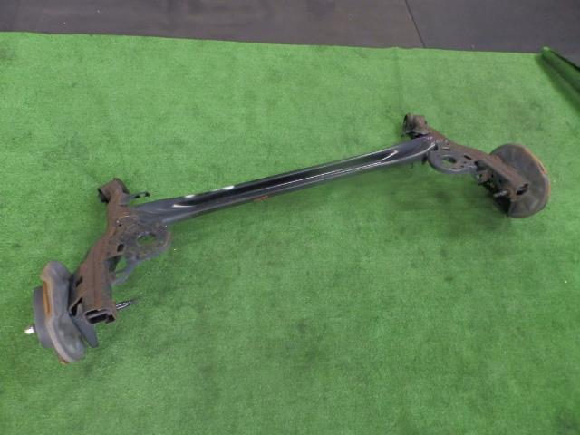 スイフト DBA-ZC72S リアアクスル K12B ZMV 46500-71L12 250695拍卖