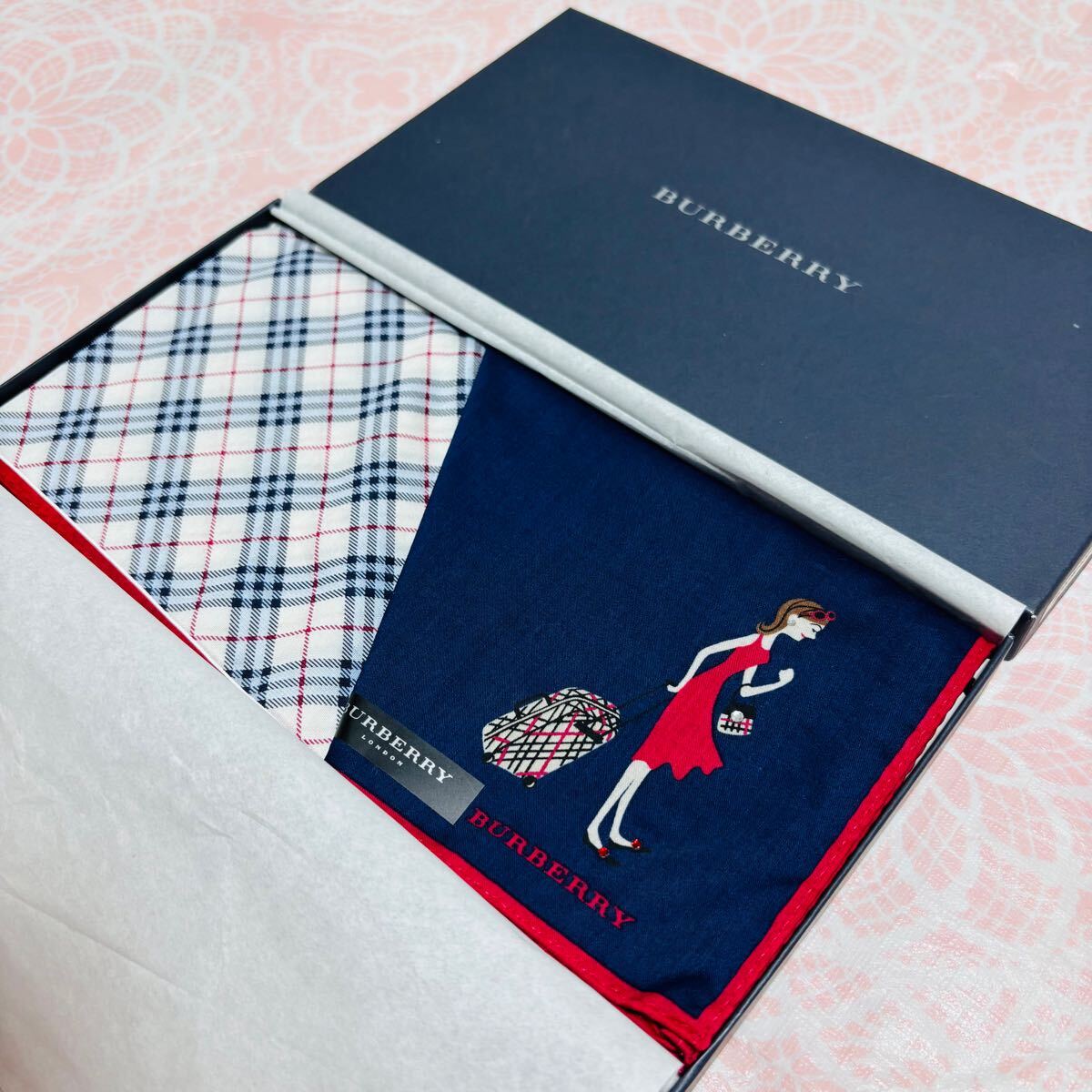 【レア】新品/BURBERRY/女の子/大判ハンカチ/正規品/綿100%/未使用/即決あり/匿名発送/バーバリー//レディース/バッグ柄/ギフト/箱あり/58拍卖