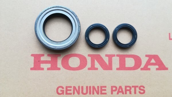 新品 ホンダ FU450 FU650 FU750 オイルシールセット拍卖