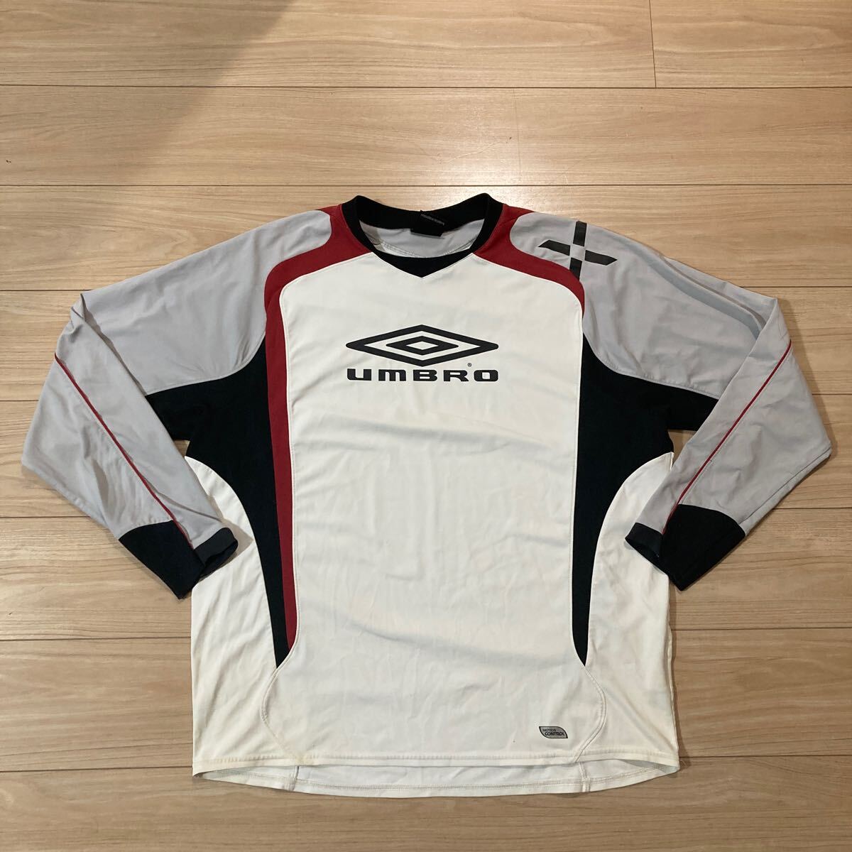 UMBRO アンブロ 長袖シャツ トレーニングシャツ プラクティスシャツ ピステ XOサイズ 白 サッカー フットサル拍卖