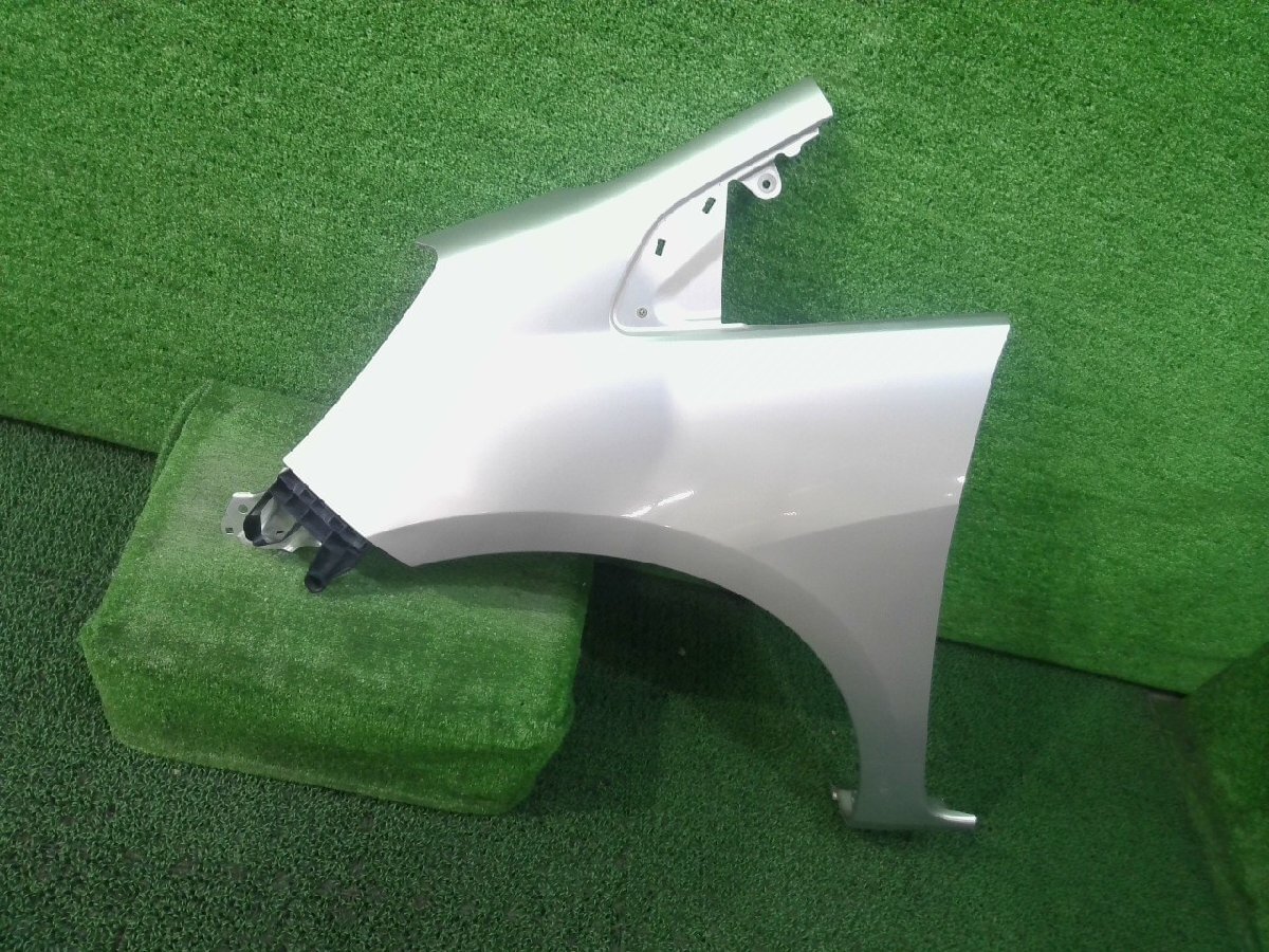 フィット DBA-GE8 GE6 GE9 左 前 フロント フェンダー RS L15A NH704M 銀 シルバー 60261-TF0-000ZZ拍卖
