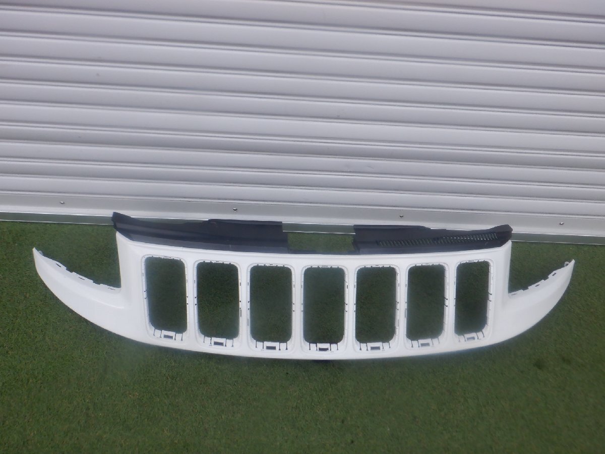 クライスラー純正 ジープ グランドチェロキー WK36TA グリル フロントグリル フレーム WK14 68145201 ホワイト m-25-4-450拍卖