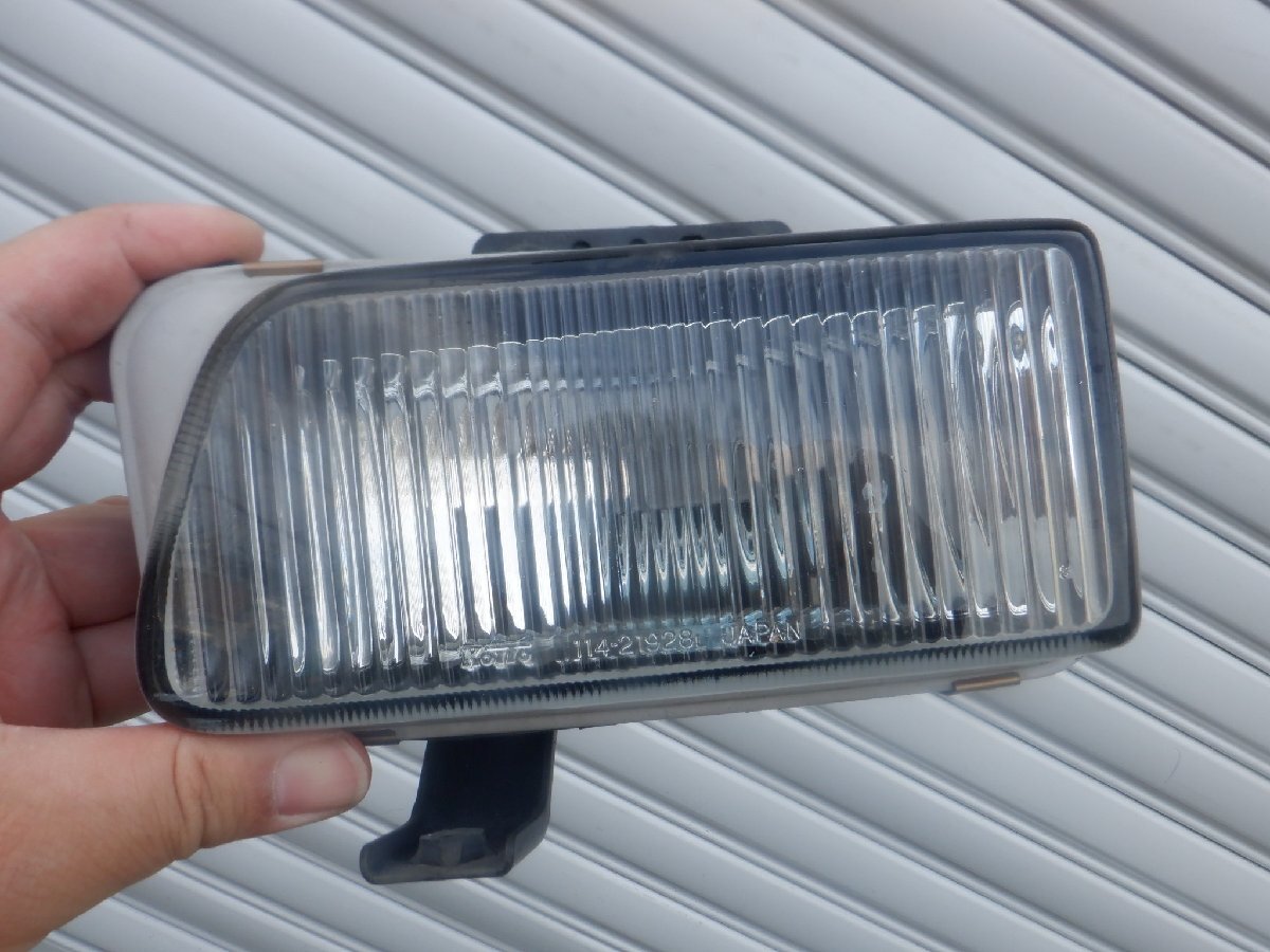 いすゞ純正 07 エルフ NHR85 NJR85 NKR85 80系 エルフ フォグランプ フォグライト 左側 助手席 24V55W 114-21928 m-25-4-517拍卖