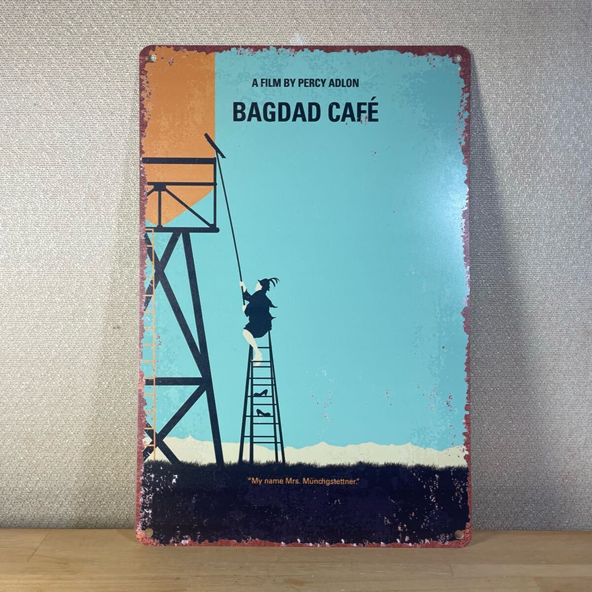 Bagdad Cafe バグダッドカフェ アルミ製プレート 壁掛け看板 ディスプレイ 映画 レトロ ブリキ インテリア ムービー Out of Rosenheim 名画拍卖
