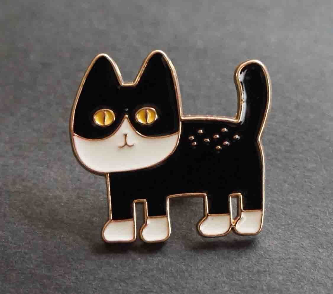 『萌黒白猫黄目』■新品『萌猫.ネコ 』可愛い ■ ねこ好き (=^・^=)BLACK CAT キャット金属ピンバッジ バッチ■おしゃれ ファッション開運拍卖