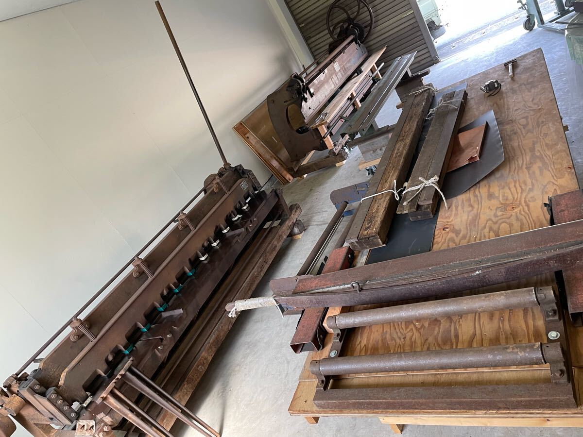 送料無料地域あり遠方の方ご相談下さい 板金工具 ベンダー シャー コイル台 アングルバッタ 折り台 建築板金 板金 道具 まとめて拍卖
