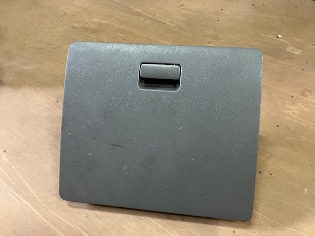 日産★E26キャラバンNV350★純正助手席グローブボックス★コンソールBOX★ダッシュボードBOX★CARAVAN★部品取り車★拍卖