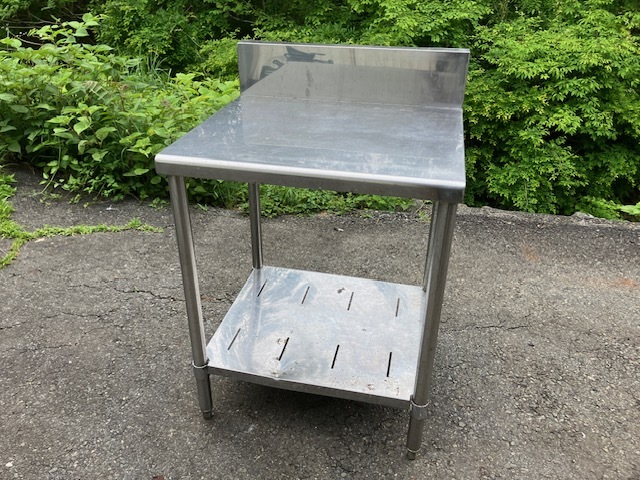 業務用ステンレス作業台★調理台★W65xD60xH80+BG15★食器収納棚業務用中古厨房機器飲食店居酒屋等に! ラーメンカフェバルイタリアン店舗拍卖