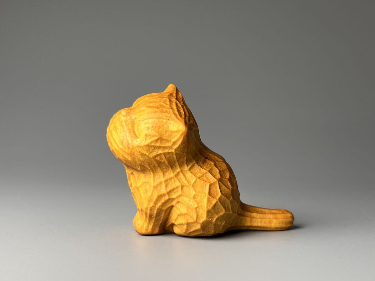 新品 猫木彫 一刀彫 リアル繊細彫飾り お土産 お守り 贈り物 インテリア風水拍卖