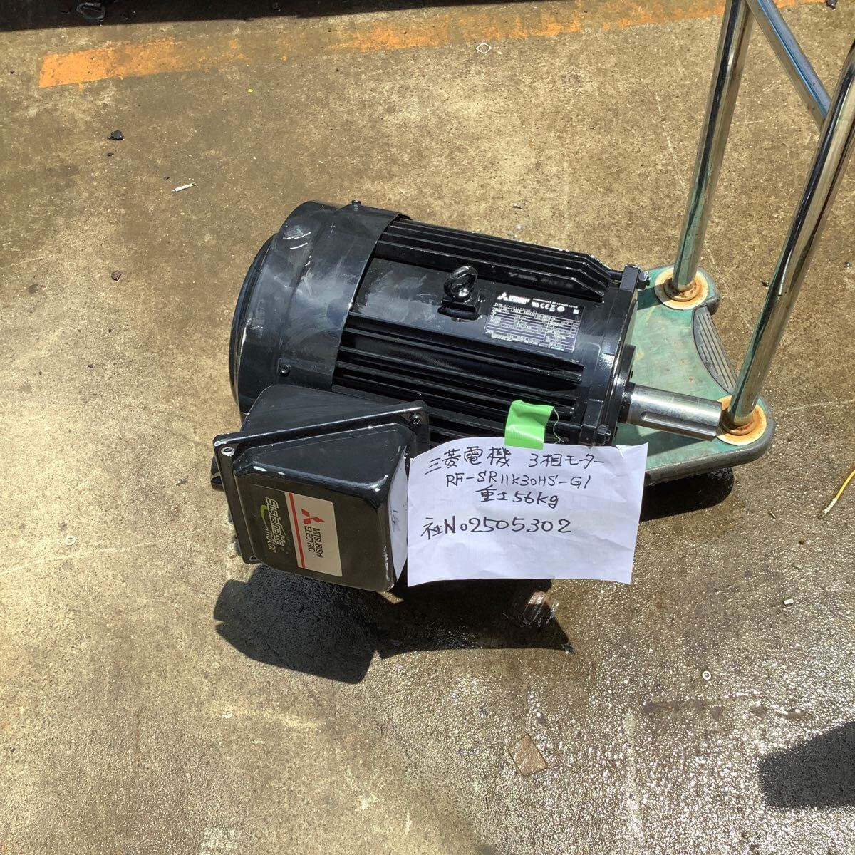 三菱電機モーター【 FRーSR11K30HS−G1】中古品現状渡し品です。重量56kgです。注意】当商品ファンカバー付近にヘコミキズ有ります。拍卖