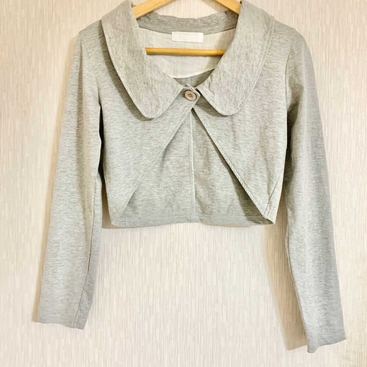 コットンショート丈長袖 ジャケットカーディガン ライトグレー 綿スウェット生地 無地灰色 トップス 衿つきカーディガン拍卖