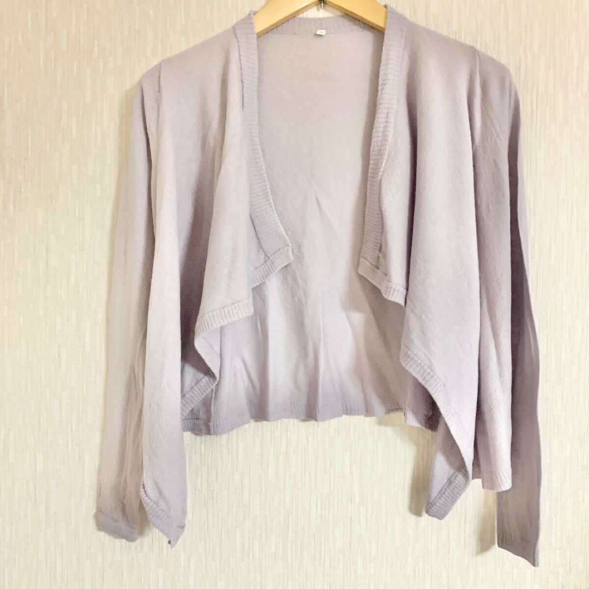 無地くすみラベンダー 薄手ウール長袖カーディガン 薄紫 くすみライトパープル ドレープ衿 ニット 羽織もの 前開き 防寒拍卖