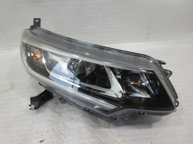 ホンダ フリード GB5 純正 LED 右 ヘッドライト 刻印:J5拍卖