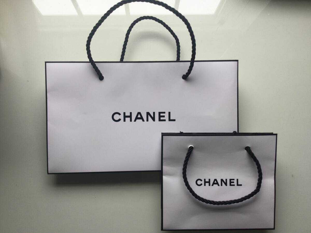 CHANEL 紙袋 中/小各1点拍卖