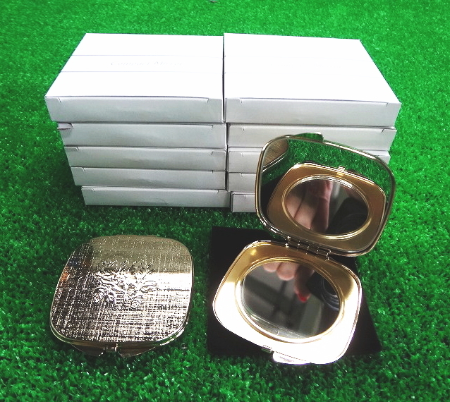 Kそか2210 未使用■コンパクトミラー■薔薇 スクエア形 鏡 メタリック 持ち運び バラモチーフ ゴールド メイク用品 小物■10点セット拍卖