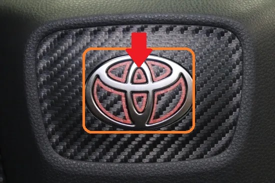 《プリウス60》【アウトレット価格】プリウス60系 ステアリングエンブレムインナーカーボンシート カーボンシートレッドライン入り 拍卖
