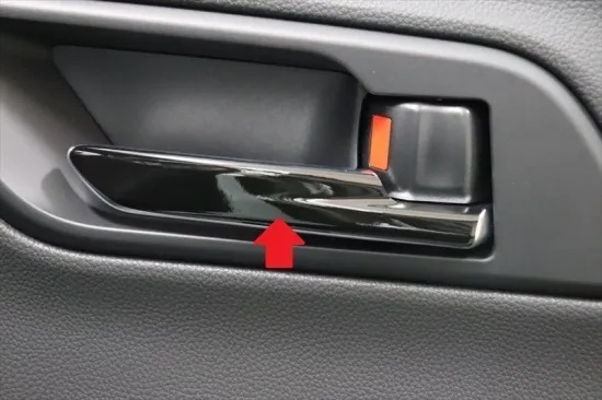 《クラウンクロスオーバー》【アウトレット価格】クラウンクロスオーバー インナードアハンドルシート(ピアノブラックシート) 拍卖