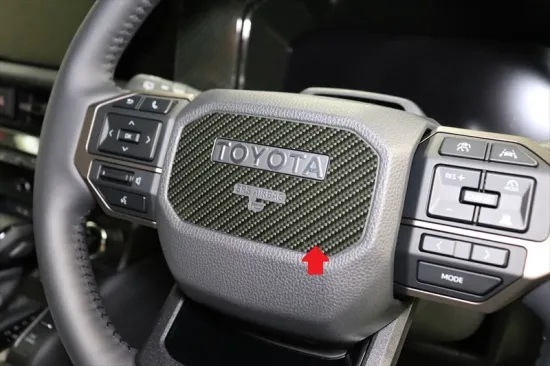 【送料無料】【在庫処分】ランクル250 ステアリングエンブレムパネルシート (カーボンシート)拍卖