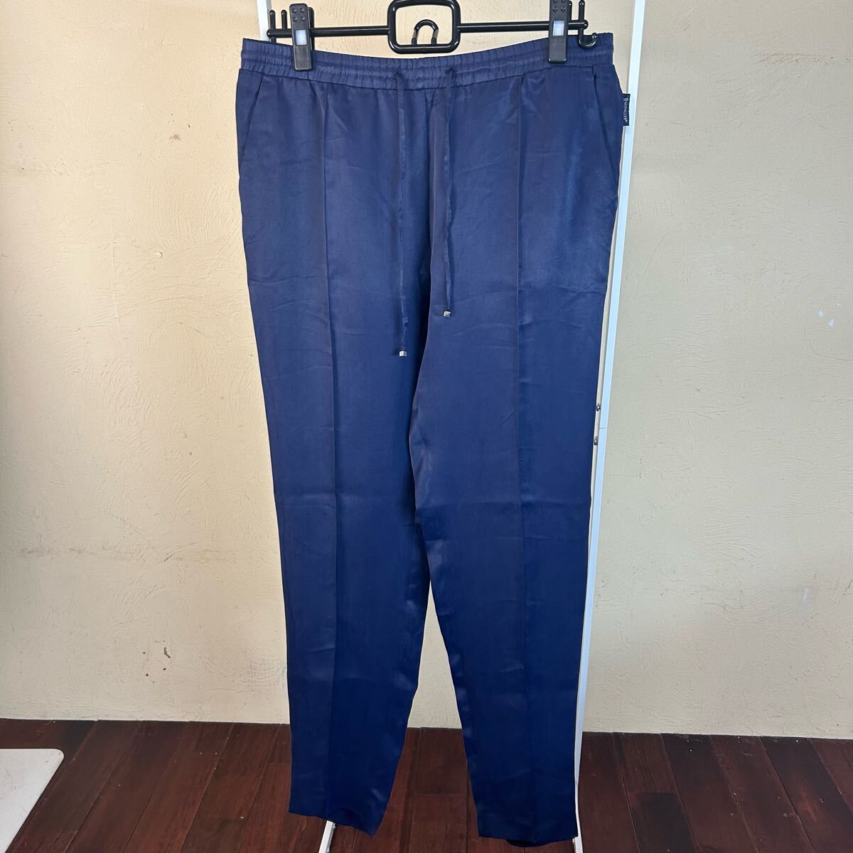 【未使用】【これからの時期に◎】MONCLER モンクレールネイビーパンツ42拍卖