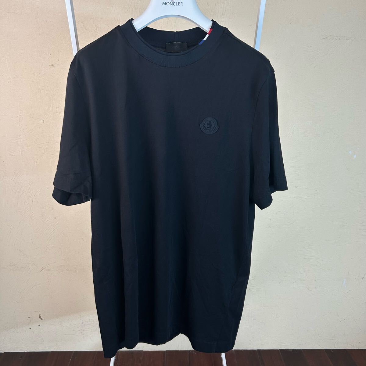 【美品新作】MONCLER モンクレールラバーワッペントリコロール半袖Tシャツ黒S拍卖