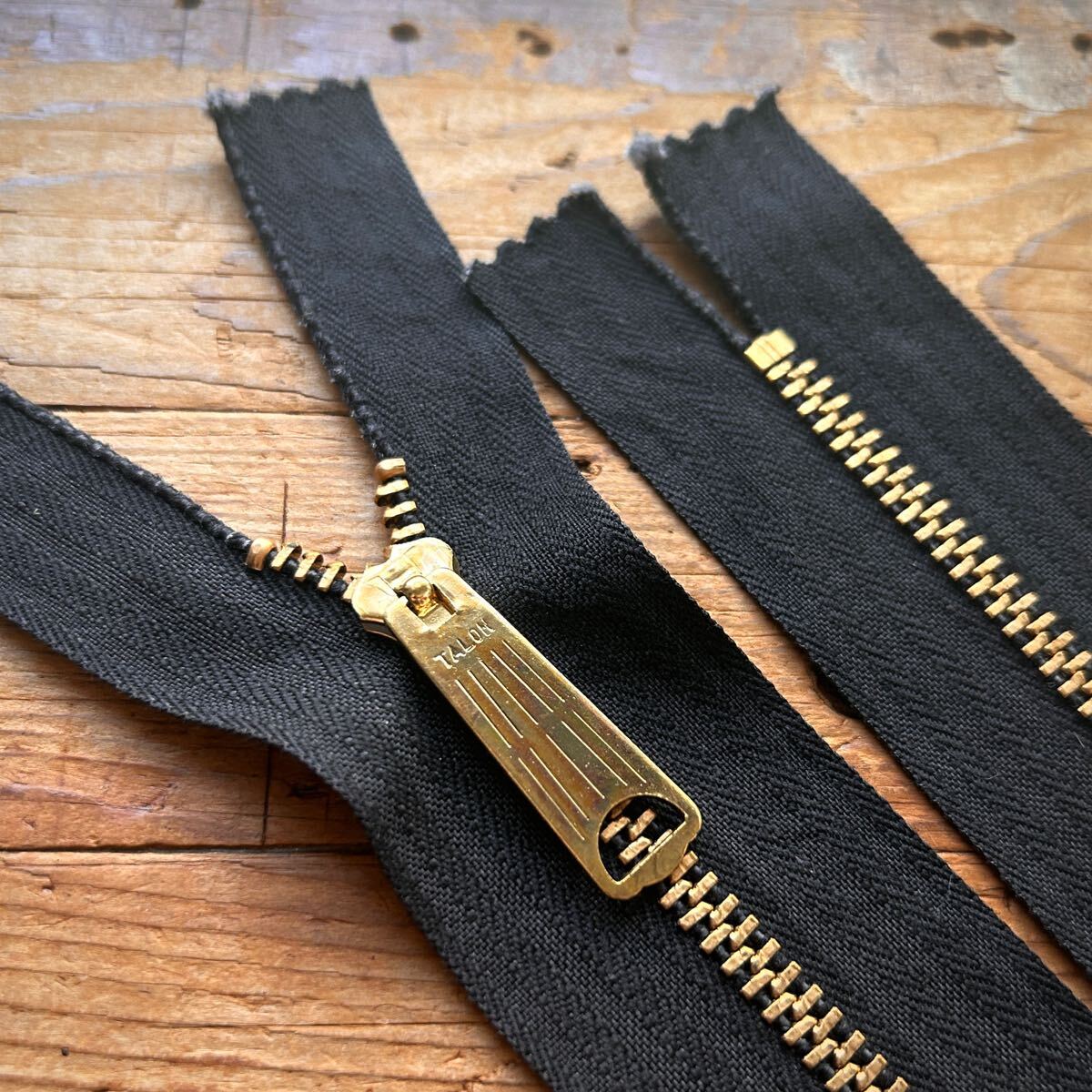 オリジナル50’s ヒゲTALON 黒色HBT袖口 修理用 ビンテージ ファスナー タロン ジッパーUSA革ジャン レザー 古着BATESライダース リペア拍卖