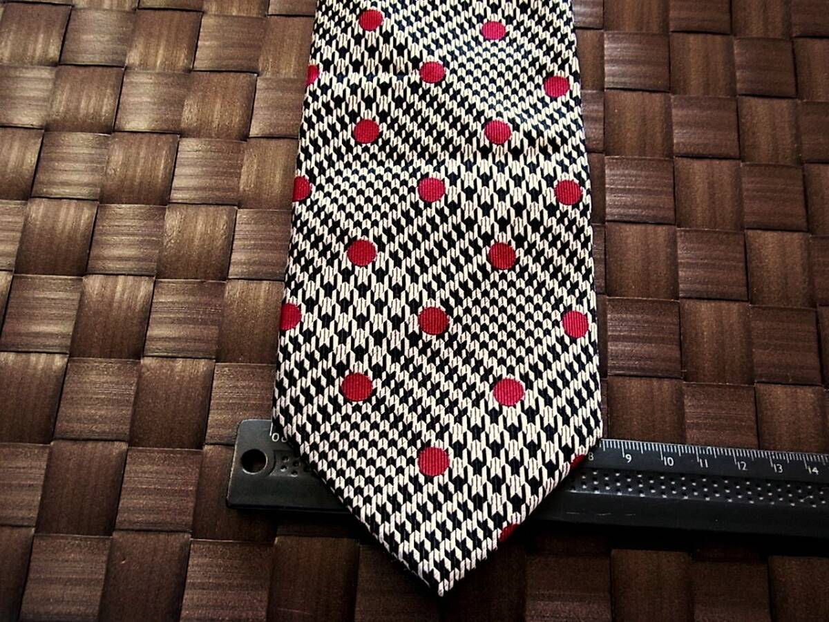 【特選】2242 美品【人気の細ナロータイ】メイル&コー「MALE&Co.」(メール&コー)ネクタイ・シルク100%■202504拍卖