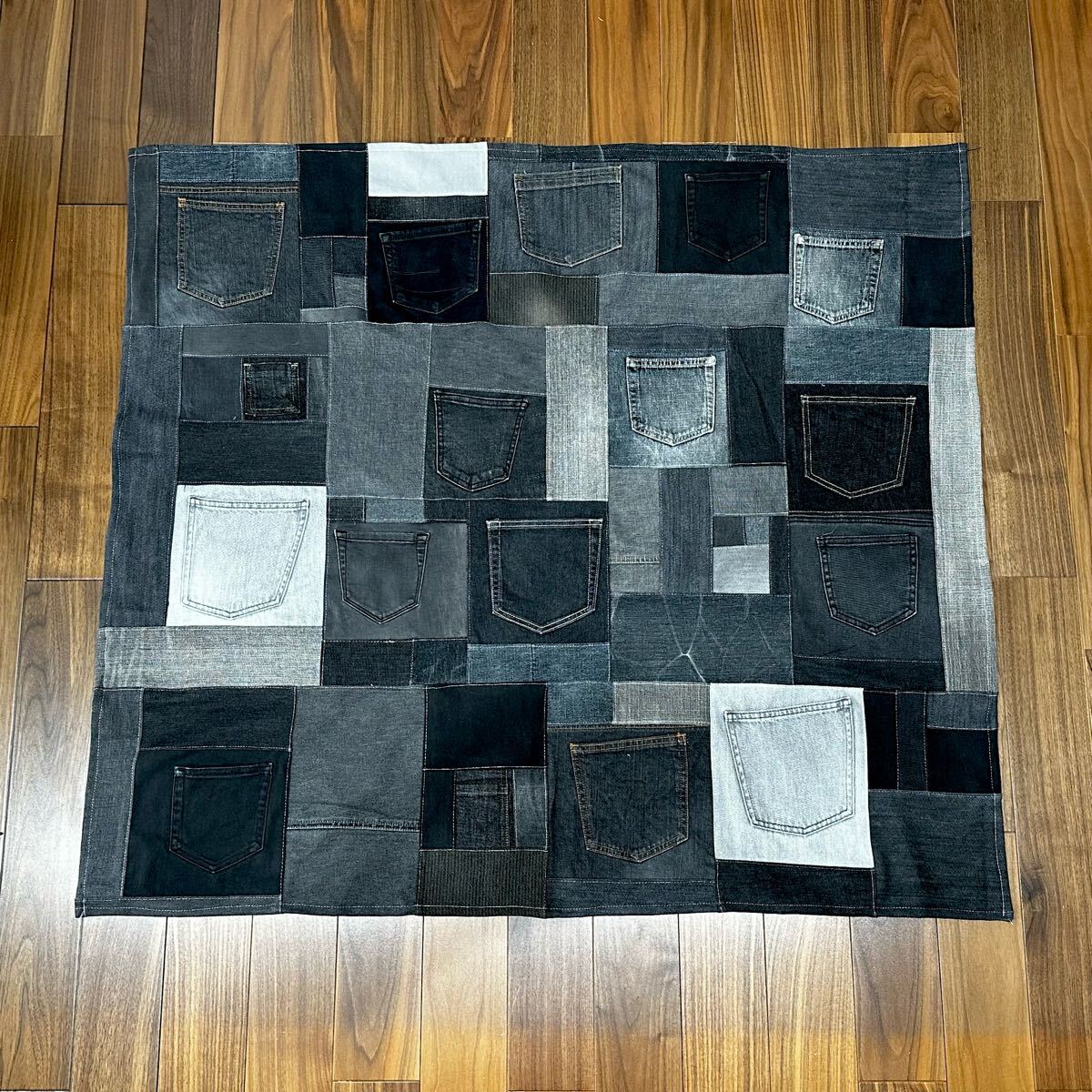 ブラックデニム★約110×100㎝角★マルチマット マルチカバー★デニムパッチワーク★デニムリメイク拍卖