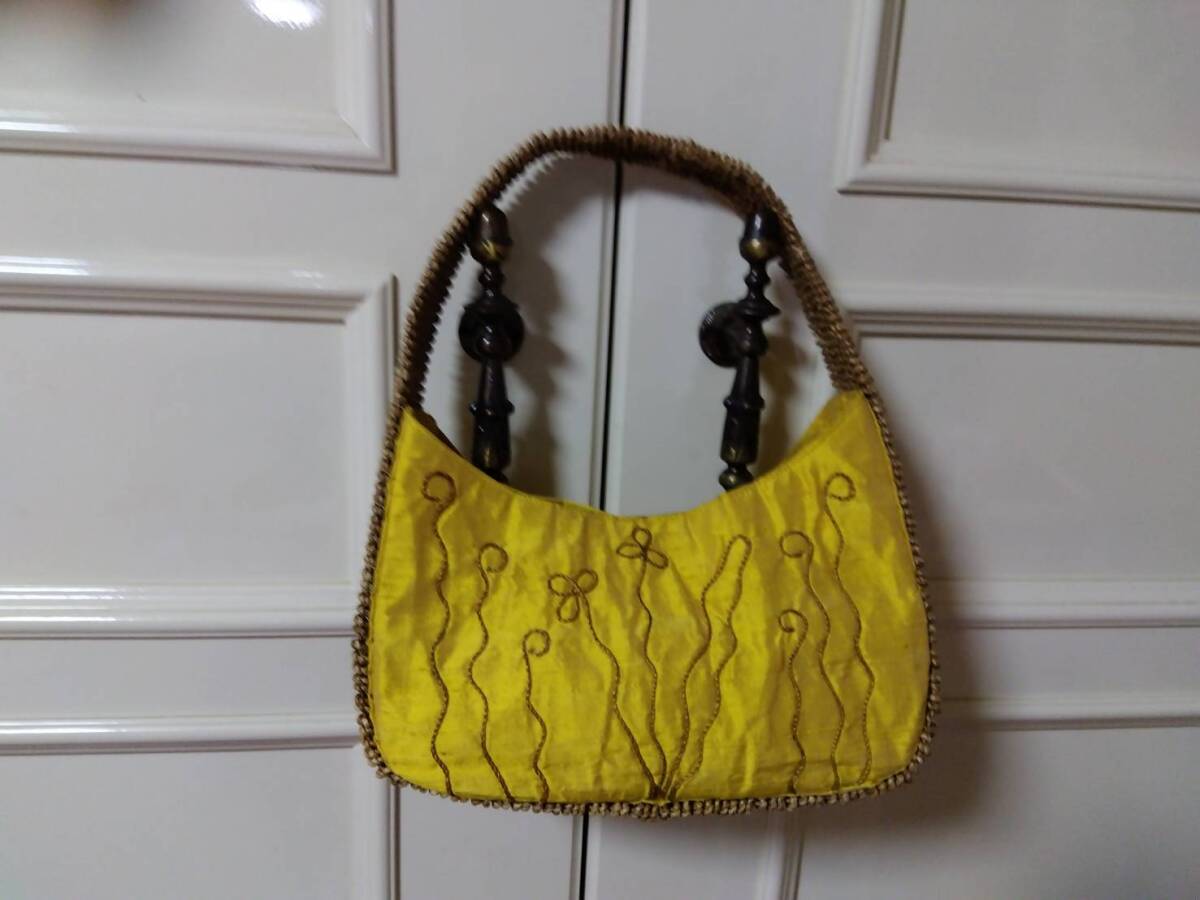 ☆シルクのバッグ☆イエローとレースの袋物の2点セット拍卖