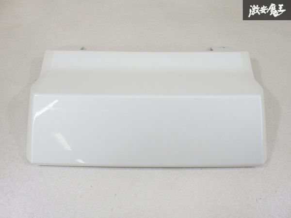 【未使用 ストア出品!】 純正? サバーバン ヒッチカバー ヒッチ牽引カバー ホワイトパール系 55112124 即納 棚25-2拍卖