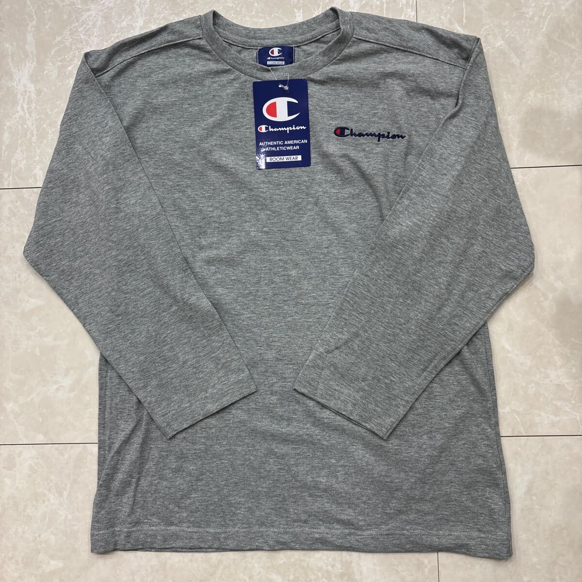 新品タグ付 チャンピオン 長袖Tシャツ グレー サイズ表記150拍卖