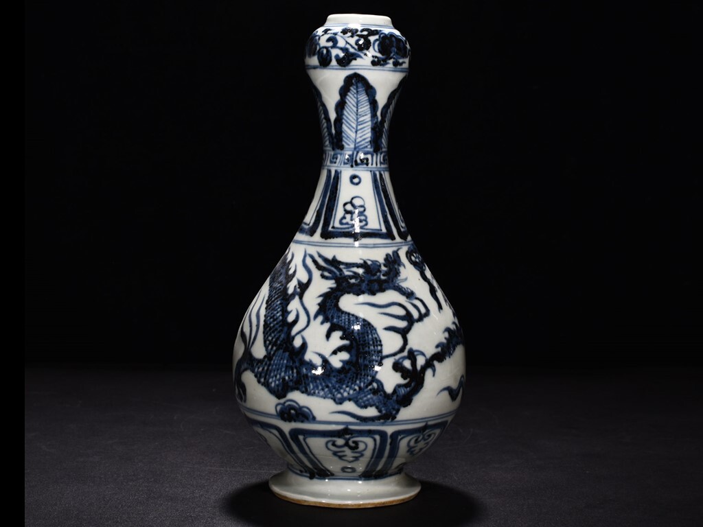TA336■中国古玩 唐物 元青花・雲龍紋蒜頭瓶・極細工 古賞物 ■高さ29.5cm・直径12cm■拍卖