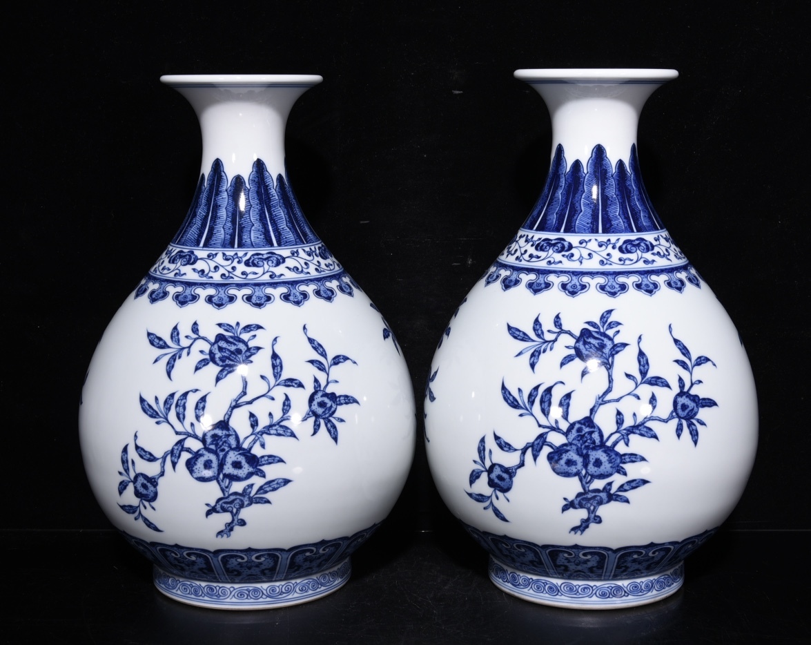 LM108■中国古玩 唐物 清乾隆款 青花三多紋玉壺春瓶一対 時代物 極上品■拍卖