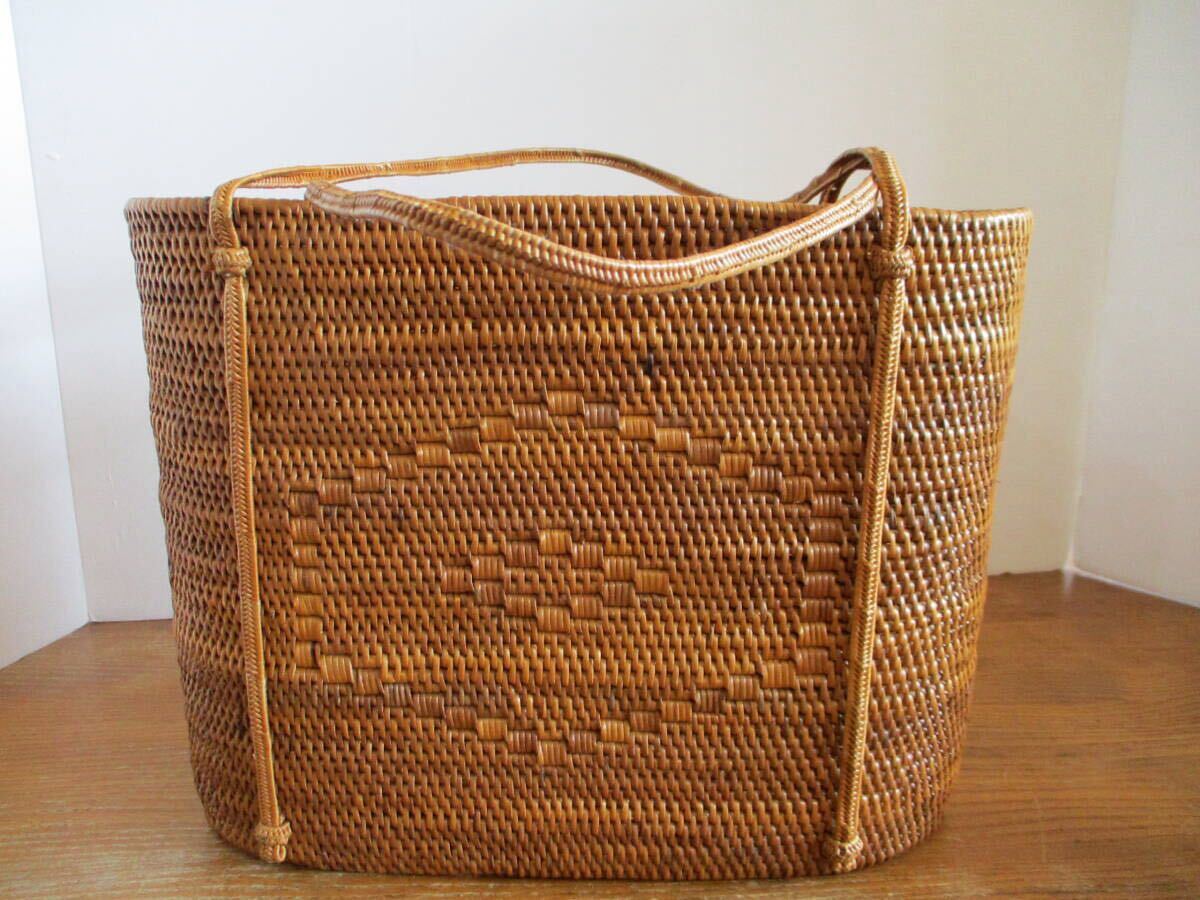 【美品】バリ アタバッグ ハンドバッグ かご カゴ 籠 手作り ハンドメイド バリ島 土産物 伝統工芸 横幅約30cm 手持ち かごバッグ バック拍卖