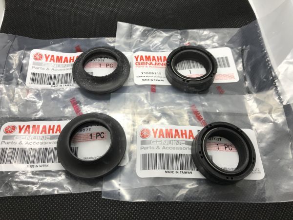 ヤマハ アクシス50 AXIS90 3VP/3VR フォークシールゴムシール オイルシール+ダスト各2個 オーバーホールレストア3VP-23144-00 93102-26436拍卖