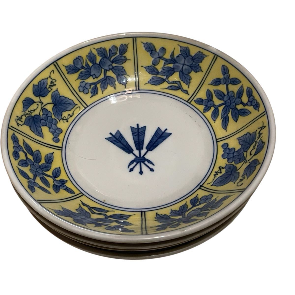【美品】たち吉 矢羽根文様 青黄小皿 4枚セット - 和食を彩る縁起の良い器拍卖