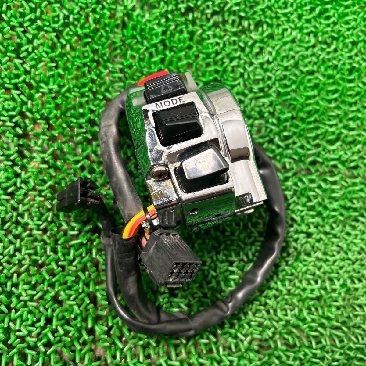 SUZUKI GSX-R1000 ハンドルスイッチ 右 メッキ加工 K7 K8拍卖