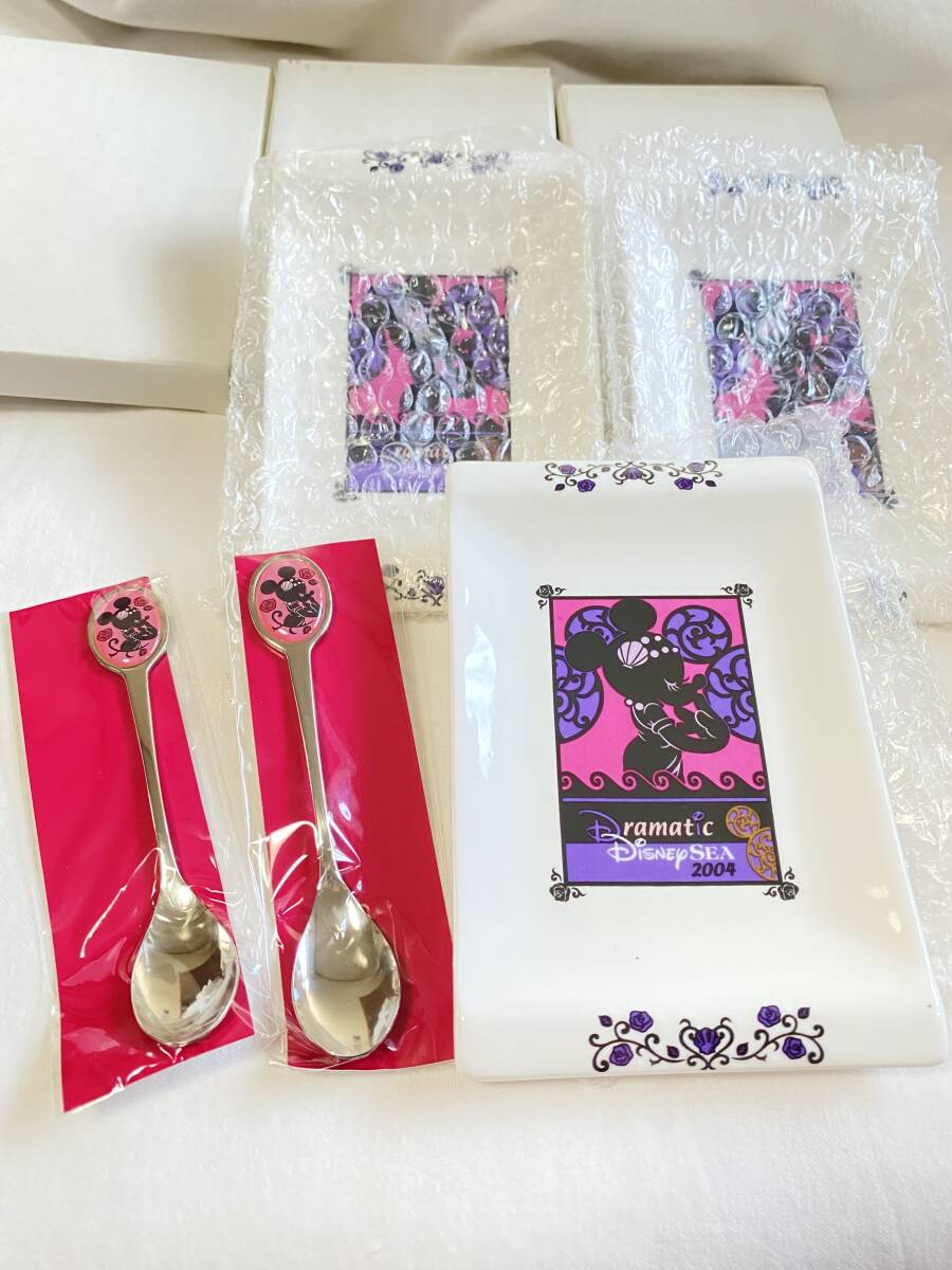 TDS★ ドラマティックディズニーシー2004 ミニーちゃん プレート &スプーン プレート未使用 スプーン未開封拍卖