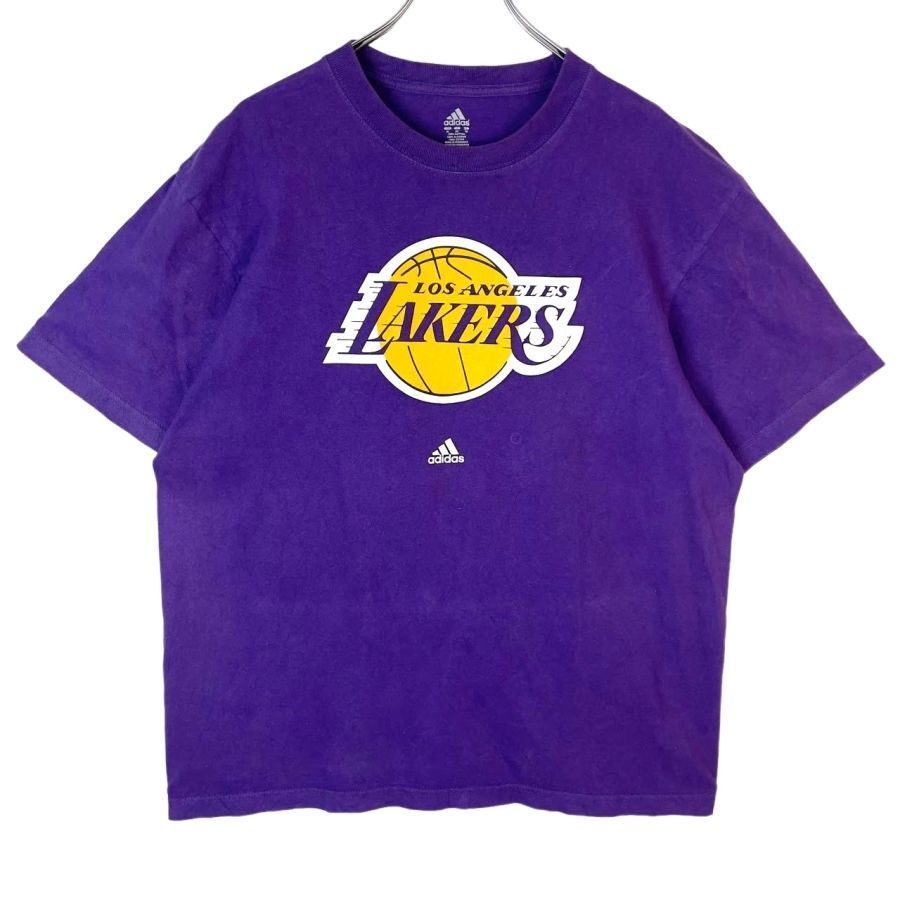 AdidasアディダスNBAロサンゼル・スレイカーズLAKERS半袖Tシャツバスケットボールスポーツチームロゴフロントプリント紫パープル黄色50408拍卖