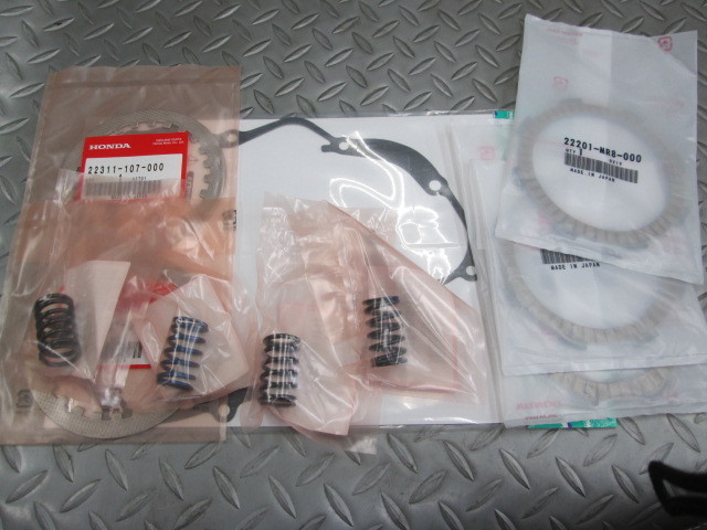 NSR50 前期 ホンダ純正品 クラッチディスク3枚 クラッチプレート2枚 クラッチカバーガスケット 強化クラッチスプリングx4拍卖
