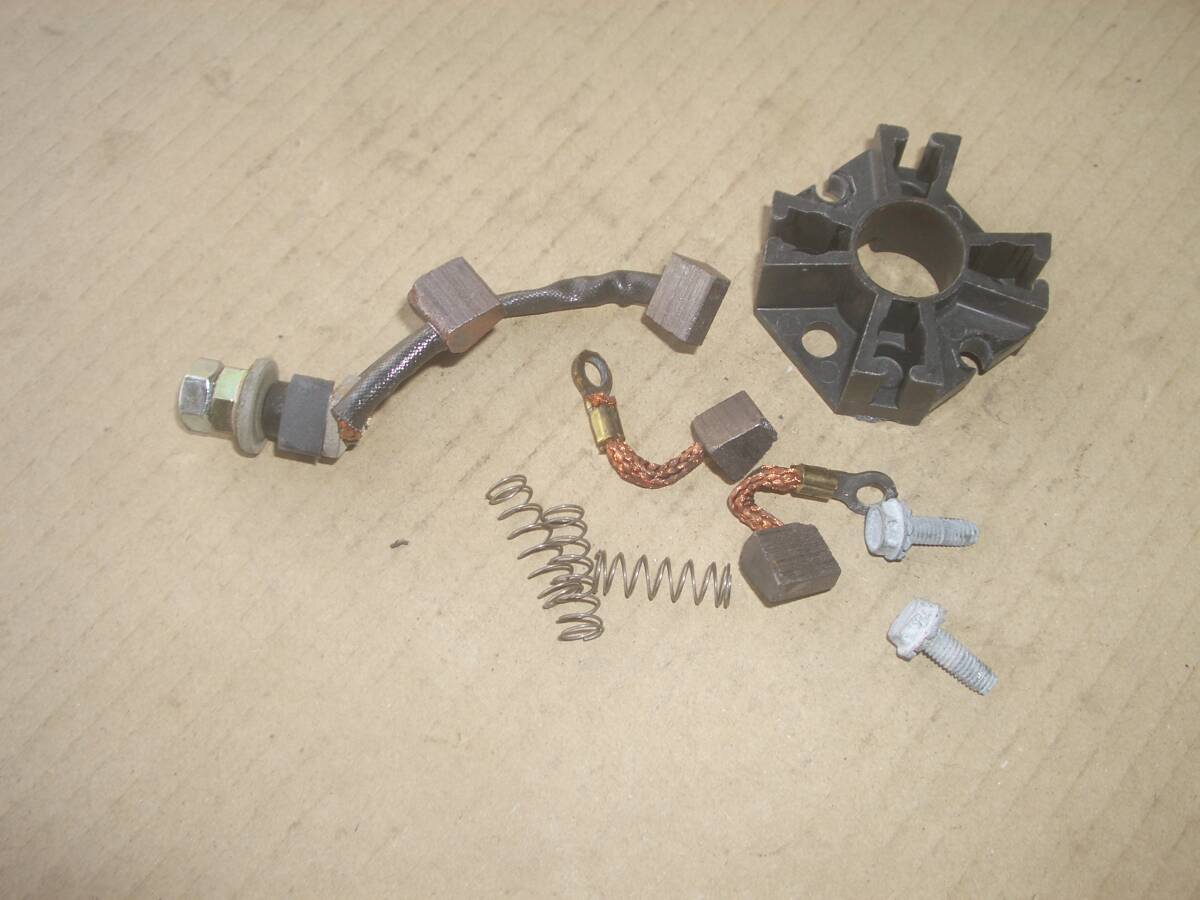 ホンダ GXV340 セルモーター スターターモーターのブラシ ラビットモア拍卖