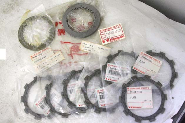 カワサキKX80KX100クラッチAssy 13088-1082,13089-1009 検KE125トレールボスKH9090MS90TR125TRKX125KX250KE90ホンダCR125スズキヤマハMX125拍卖
