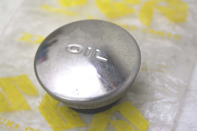 70sスズキ新品OILキャップ GT750GT550GT500GT380GT250GT185RG250AC90AS50TC250K125T21ウルフT125T90ハスラー250TS125T350バンバンマメタン拍卖