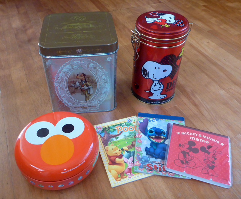 ディズニー、USJの空き缶3つと、おまけでメモ帳拍卖